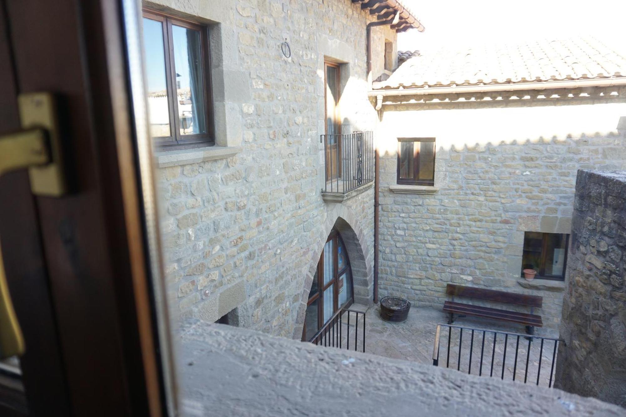 Albergue De Sos del Rey Católico Екстериор снимка